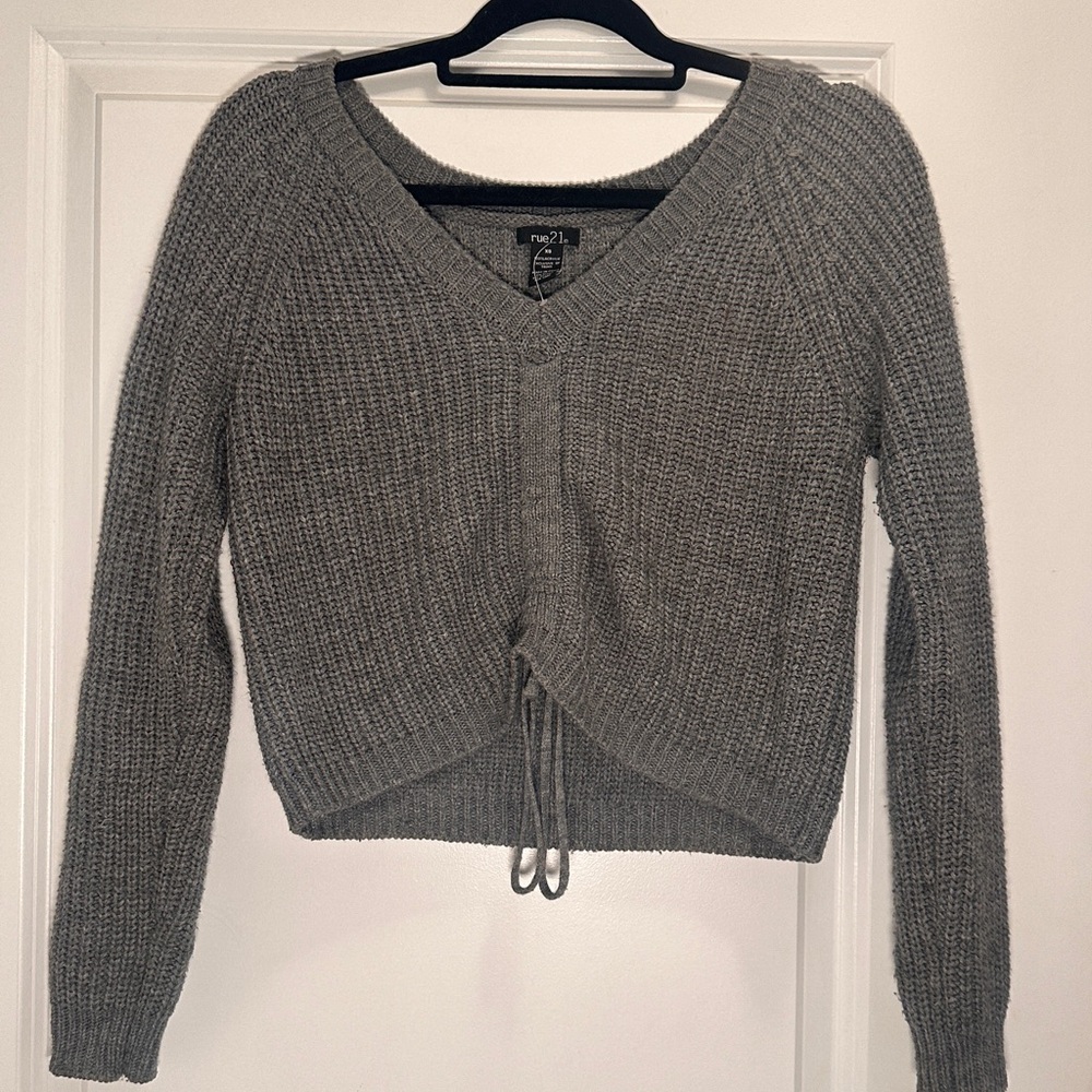 Rue 21 Gray Pullover Sweater V Neck Long Sleeve Ruched in Front - size XS